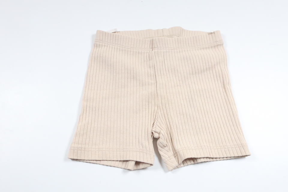 Ribbade shorts från H&M - Storlek 74 - Beige