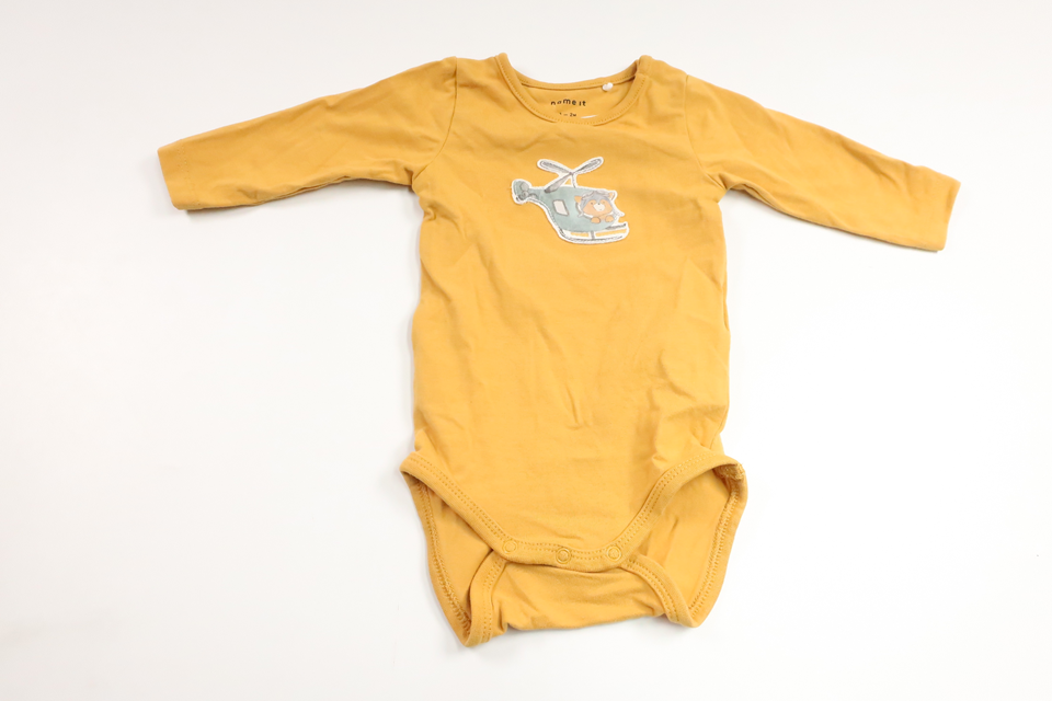 Body från Name It - Storlek 56 - Gul