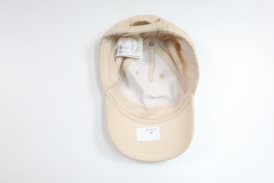 Keps från H&M - Storlek 104/122 - Benvit