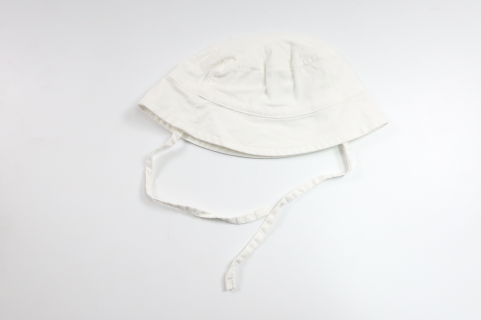 Solhatt från H&M - Storlek 50/56 - Vit