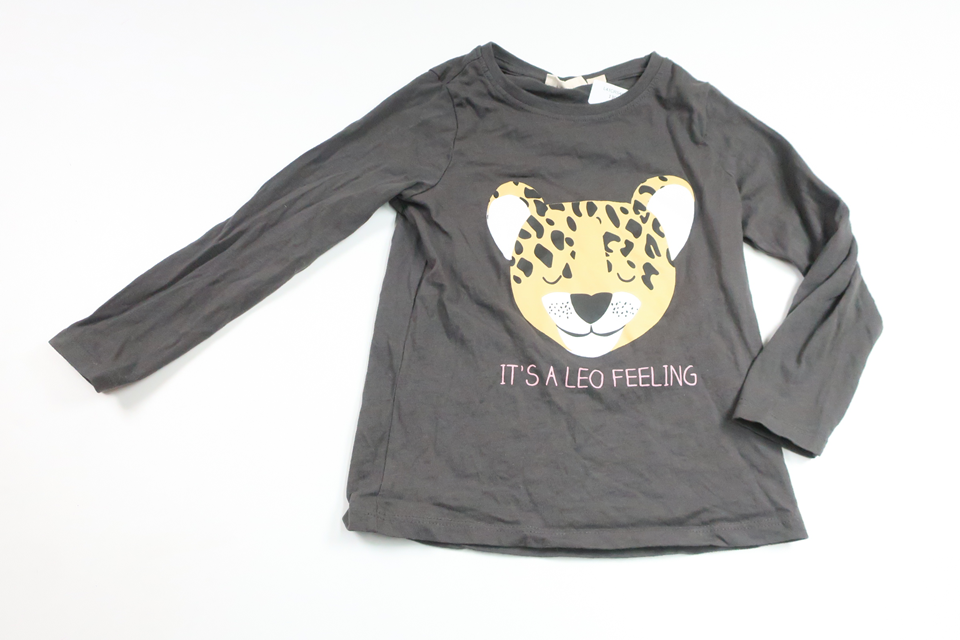 Tröja från Amy & Lucy - Storlek 98/104 - Grå