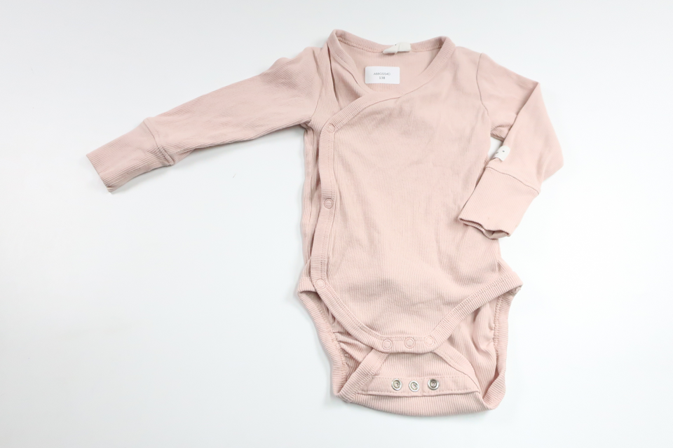 Ribbad omlottbody från Kappahl - Storlek 68 - Rosa