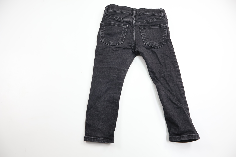Jeansbyxor från H&M - Storlek 98 - Svart