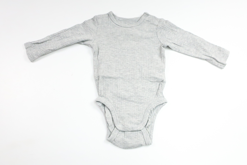 Ribbad body från H&M - Storlek 62 - Grå