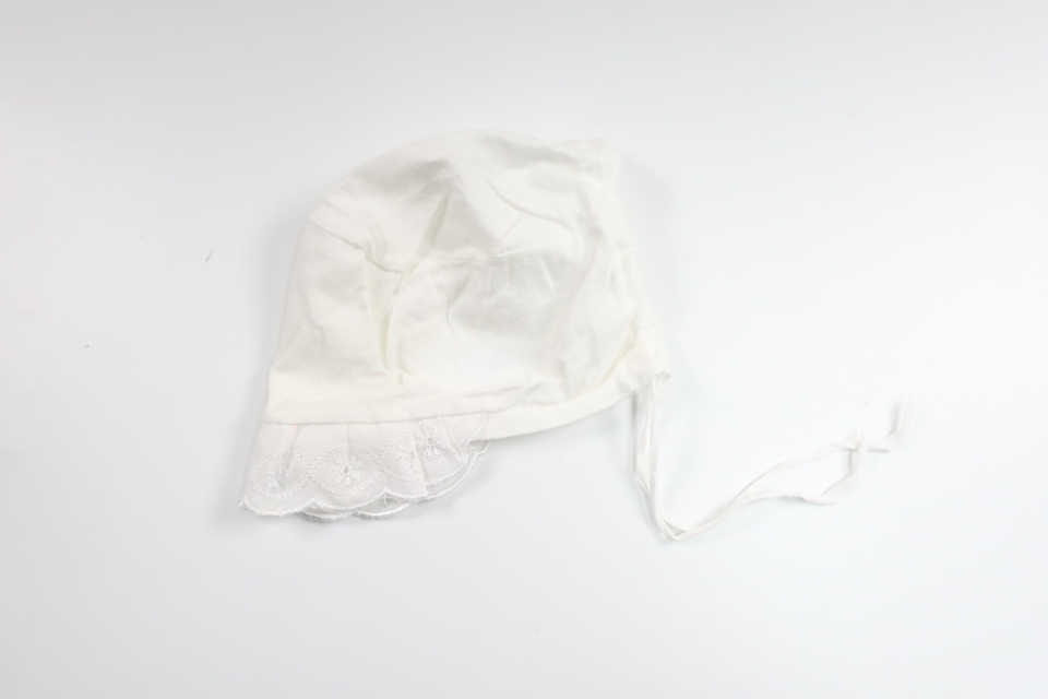 Mössa från Okänt - Storlek 50/56 - Vit