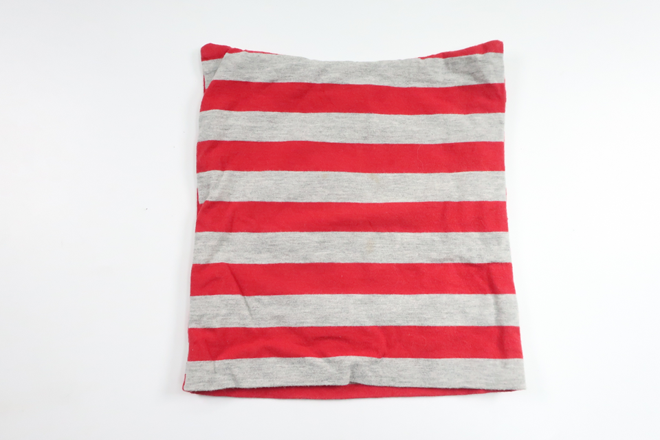 Randig mössa från Hemsytt - Storlek 86/92 - Röd