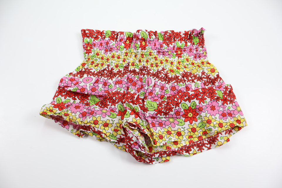Blommiga shorts från Okänt - Storlek 98/104 - Multi