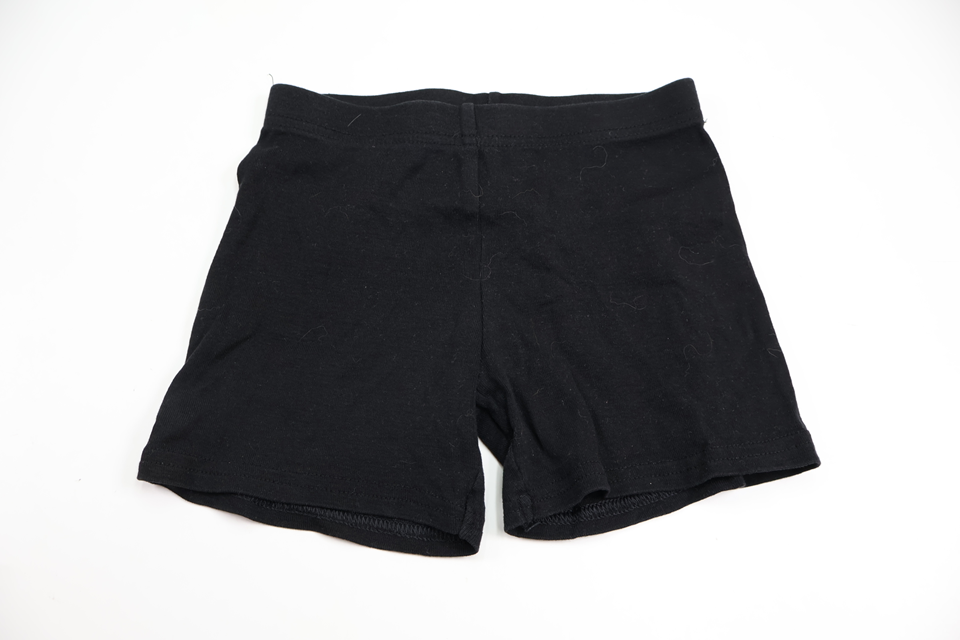 Shorts från Okänt - Storlek 98/104 - Svart