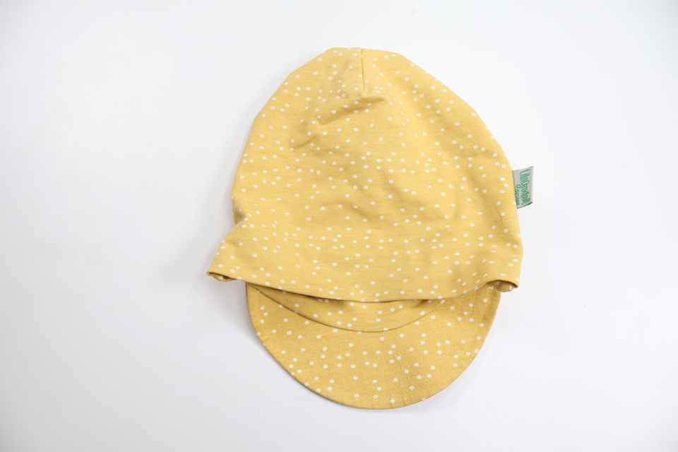 Prickig mössa från Lilla Grodan Design - Storlek 50/52 - Gul