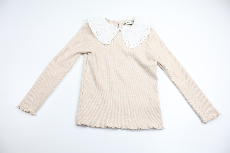 Ribbstickad tröja med krage från C&A - Storlek 128 - Beige