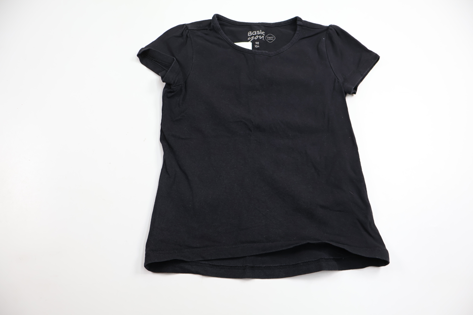 T-shirt från Basic U - Storlek 98/104 - Svart