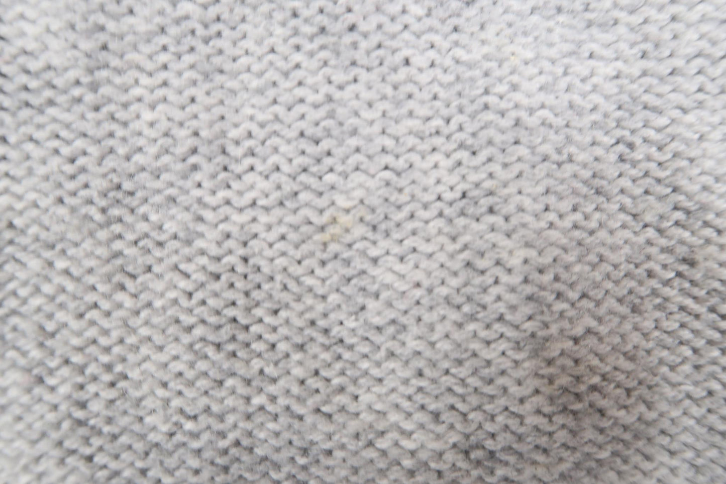 Grå stickad klänning från H&M i storlek 74
