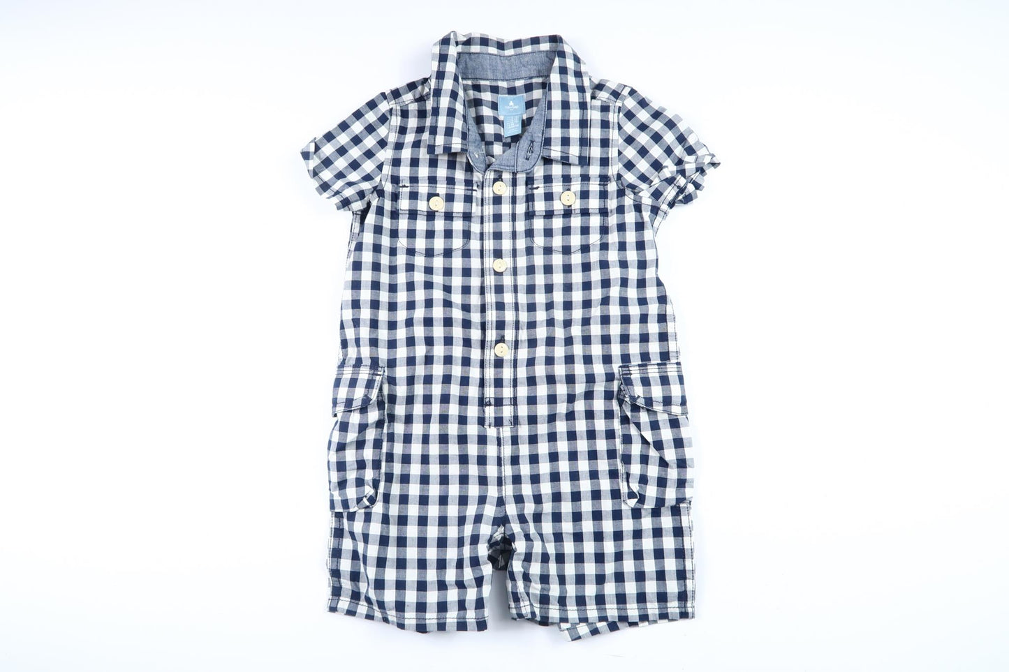 Rutig kortärmad jumpsuit från Baby GAP i storlek 80 (12-18M)