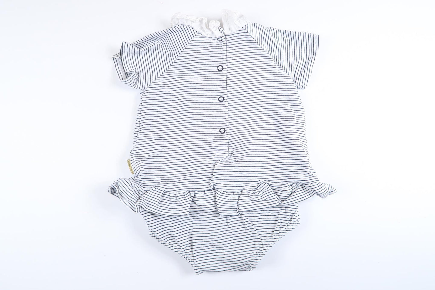 Randig kortärmad body från Hust & Claire i storlek 74