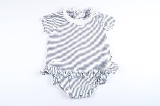 Randig kortärmad body från Hust & Claire i storlek 74