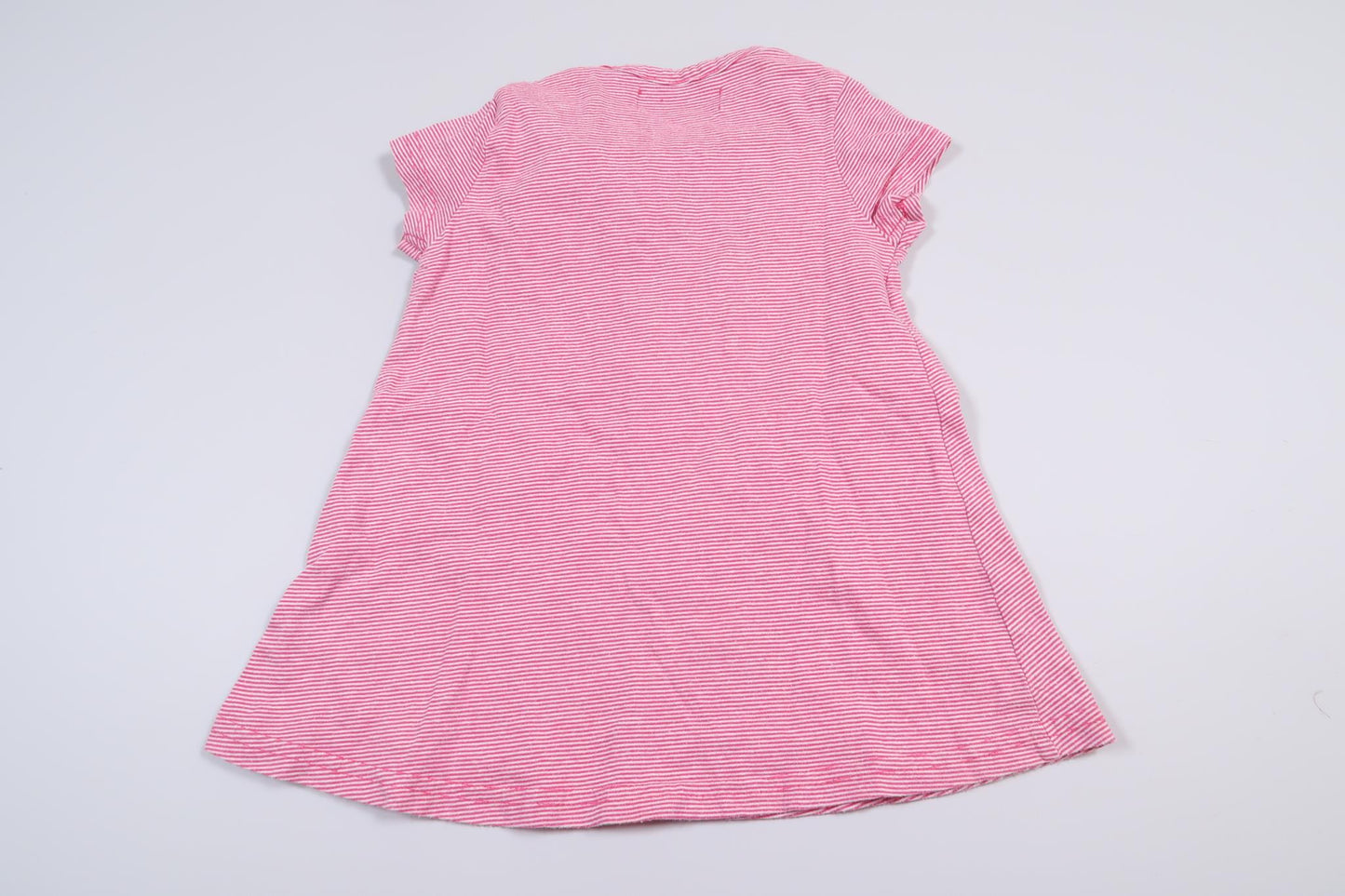 Randig kortärmad klänning från Baby Skill i storlek 74