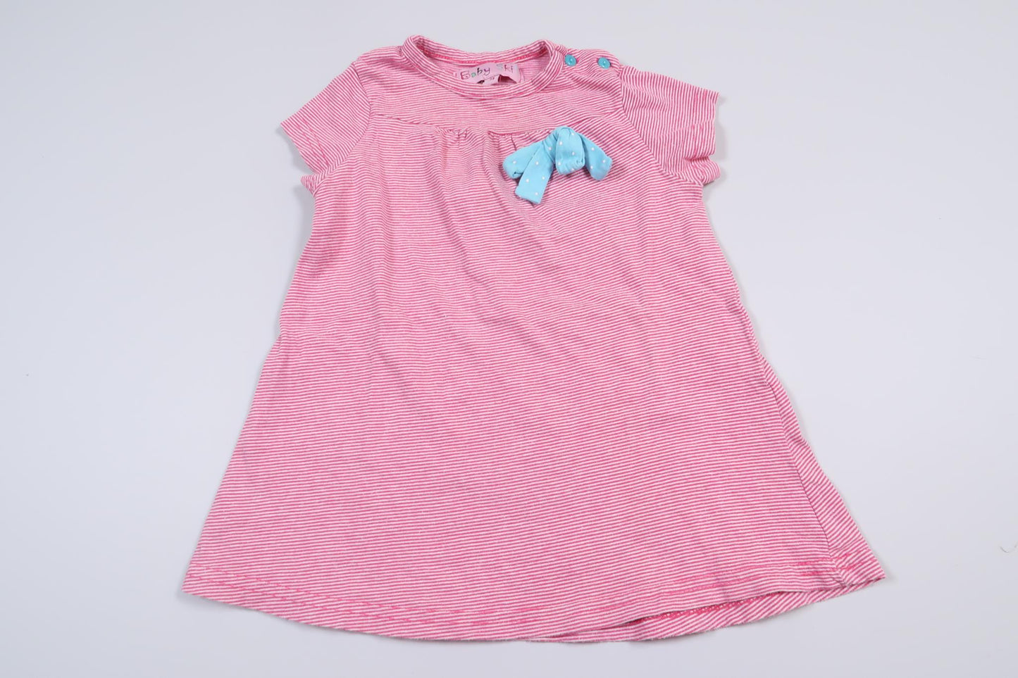 Randig kortärmad klänning från Baby Skill i storlek 74