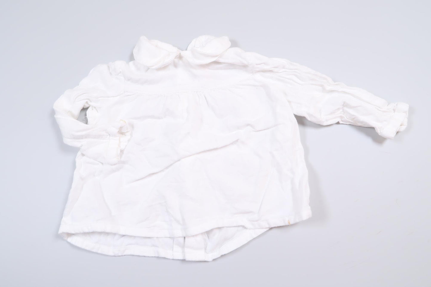 Vit långärmad blus från Zara i storlek 68