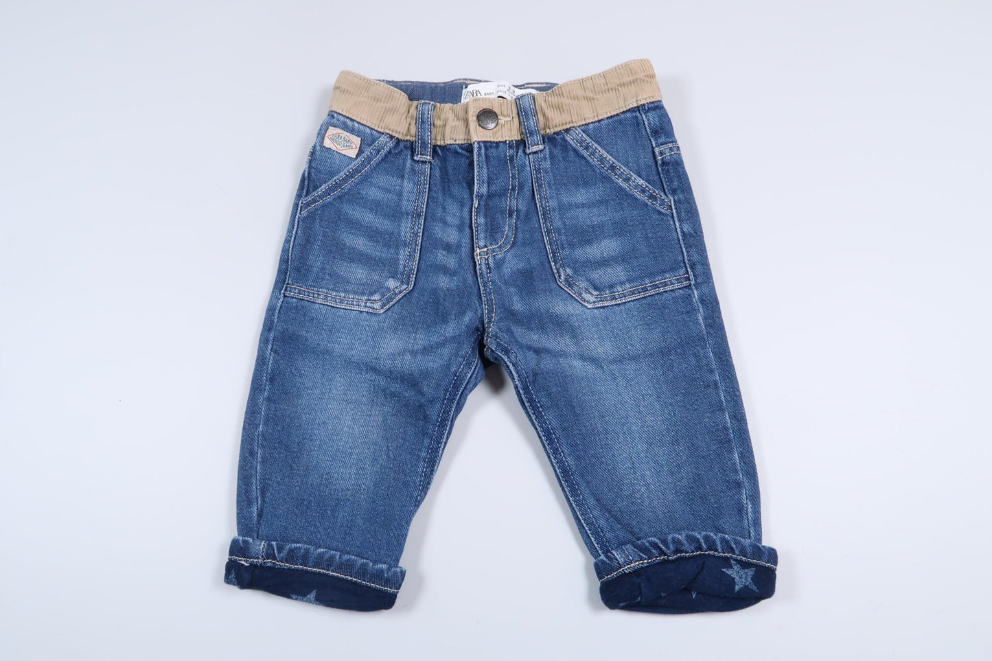Lätt fodrade jeans byxor från Zara i storlek 74
