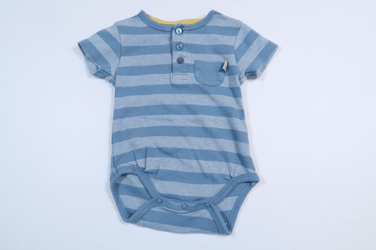 Blårandig body från Pytteliten i storlek 68