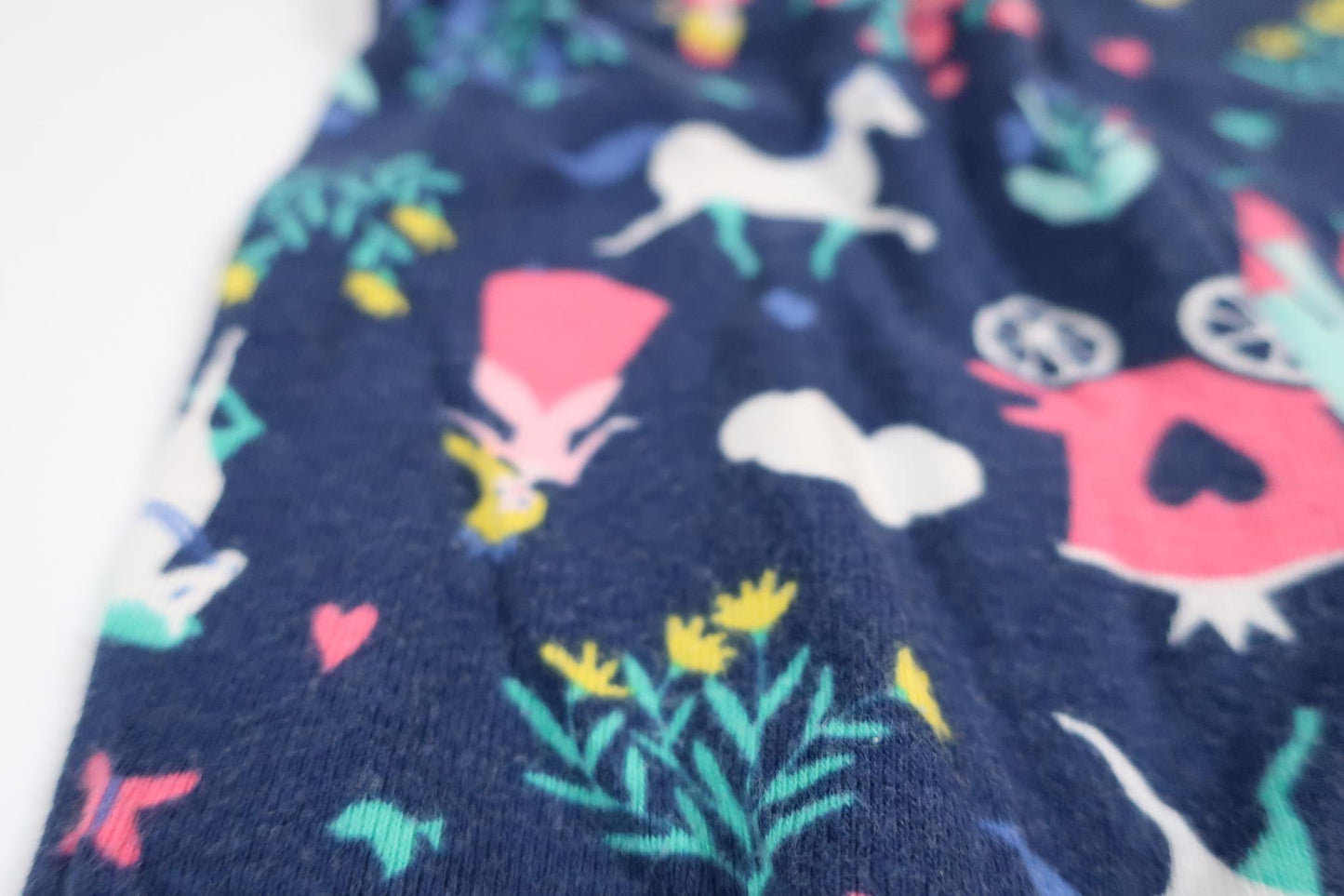 Marinblå tvådelad pyjamas från Carter's i storlek 6 M