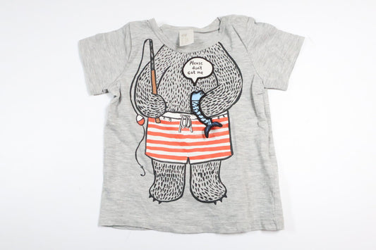 Grå kortärmad tröja med fisk/björn från H&M i storlek 74