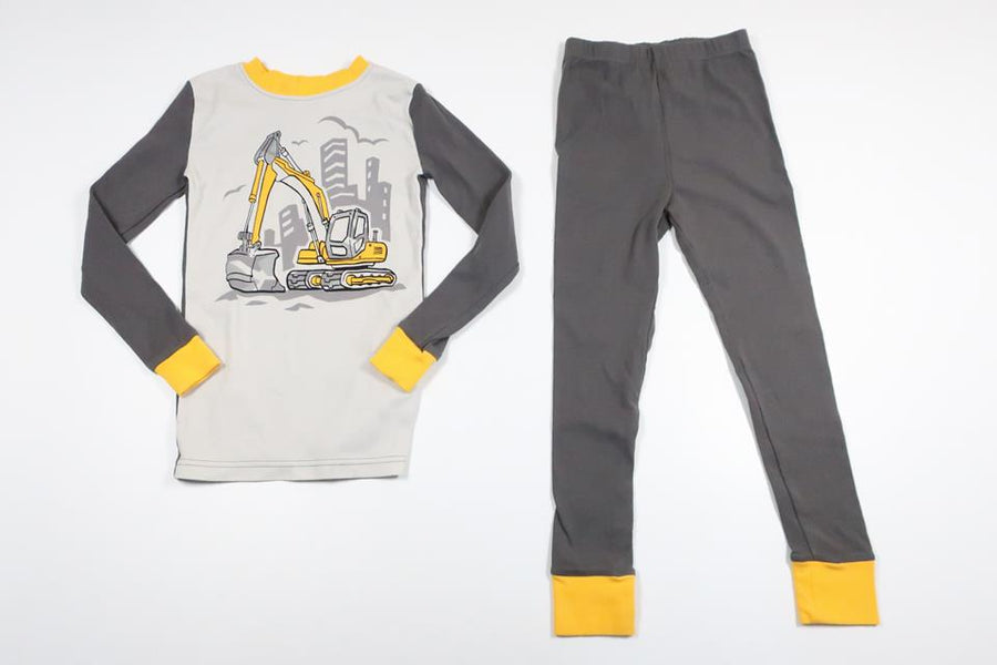 Two-piece pajamas from Kirkland - Size 122 - Gray