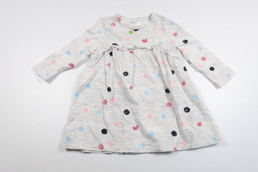 Prickig klänning från Name It - Storlek 74 - Vit