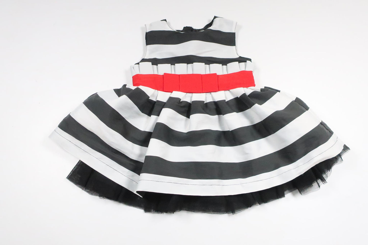 Randig festklänning från Kappahl - Storlek 74 - Vit