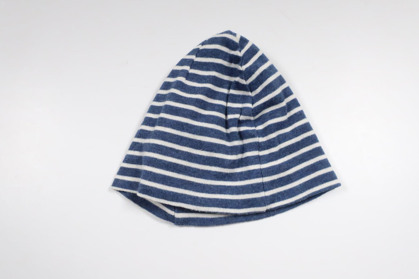 Randig mössa från Åhléns - Storlek 44/46 - Blå