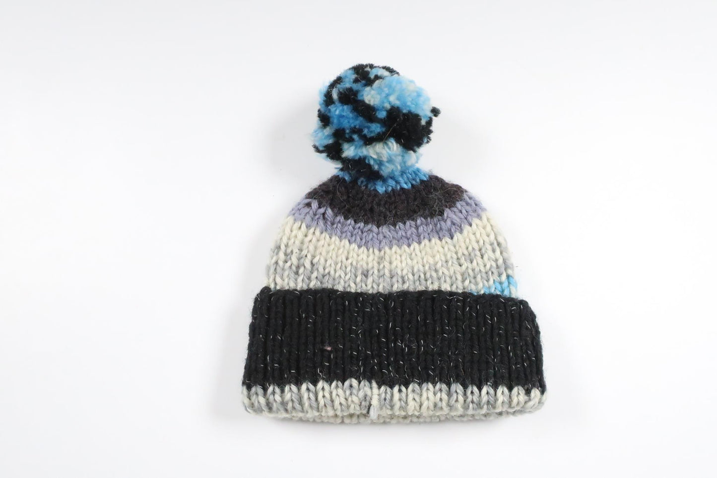 Handstickad mössa från Okänt - Storlek 50/56 - Multi