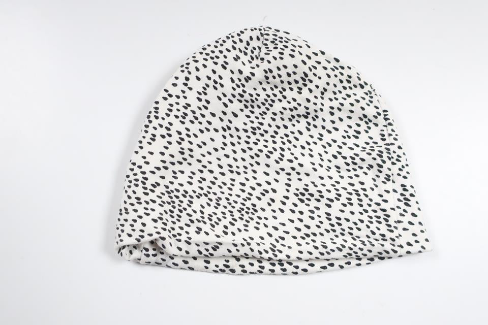 Prickig mössa från Lindex - Storlek 50/56 - Vit