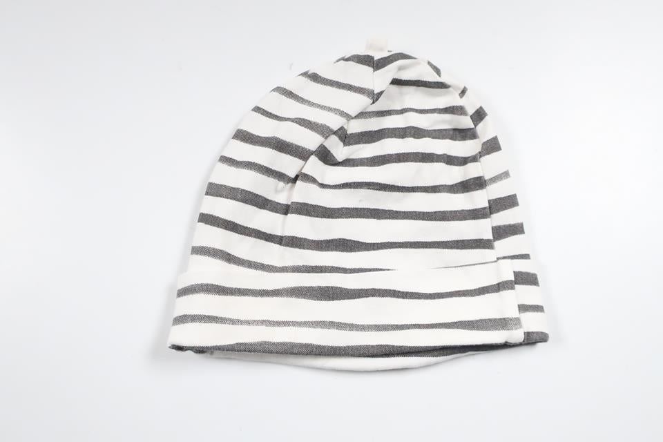 Randig mössa från H&M - Storlek 62/68 - Vit