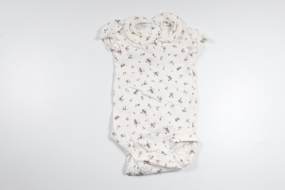 Blommig body från Newbie - Storlek 68 - Vit