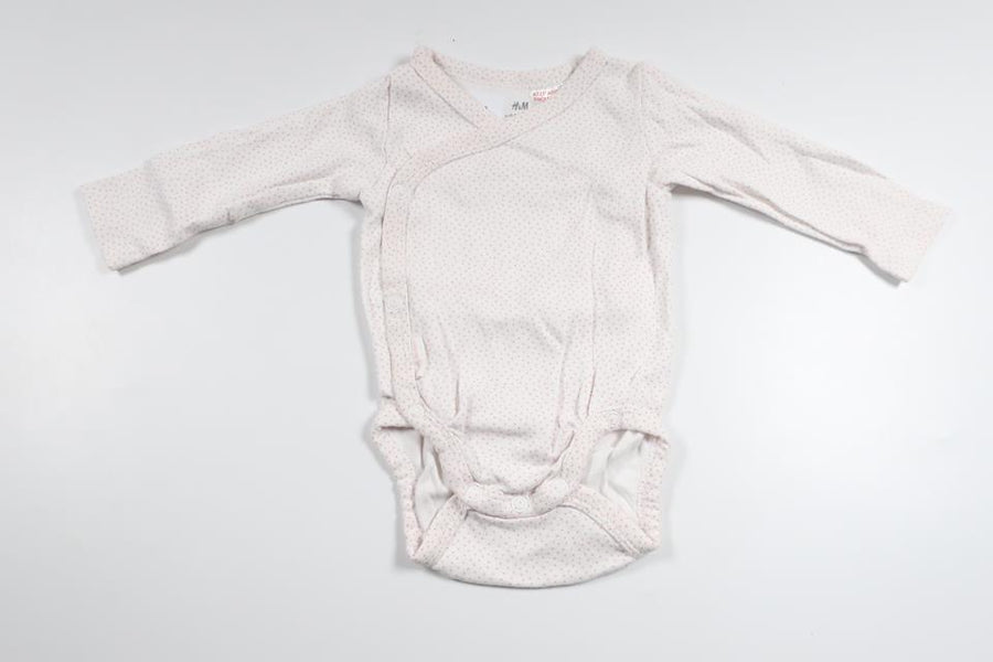 Prickig omlottbody från H&M - Storlek 56 - Vit