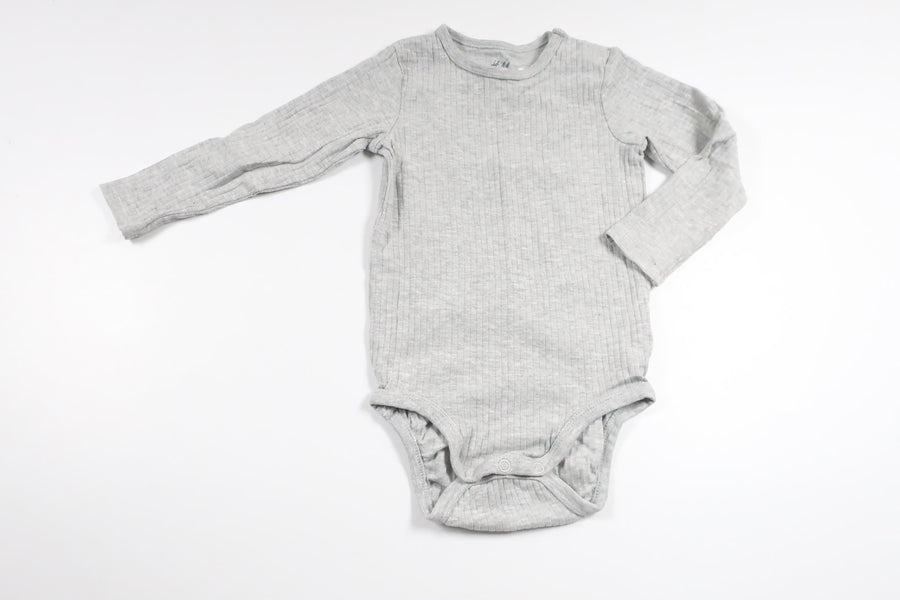 Ribbad body från H&M - Storlek 80 - Grå