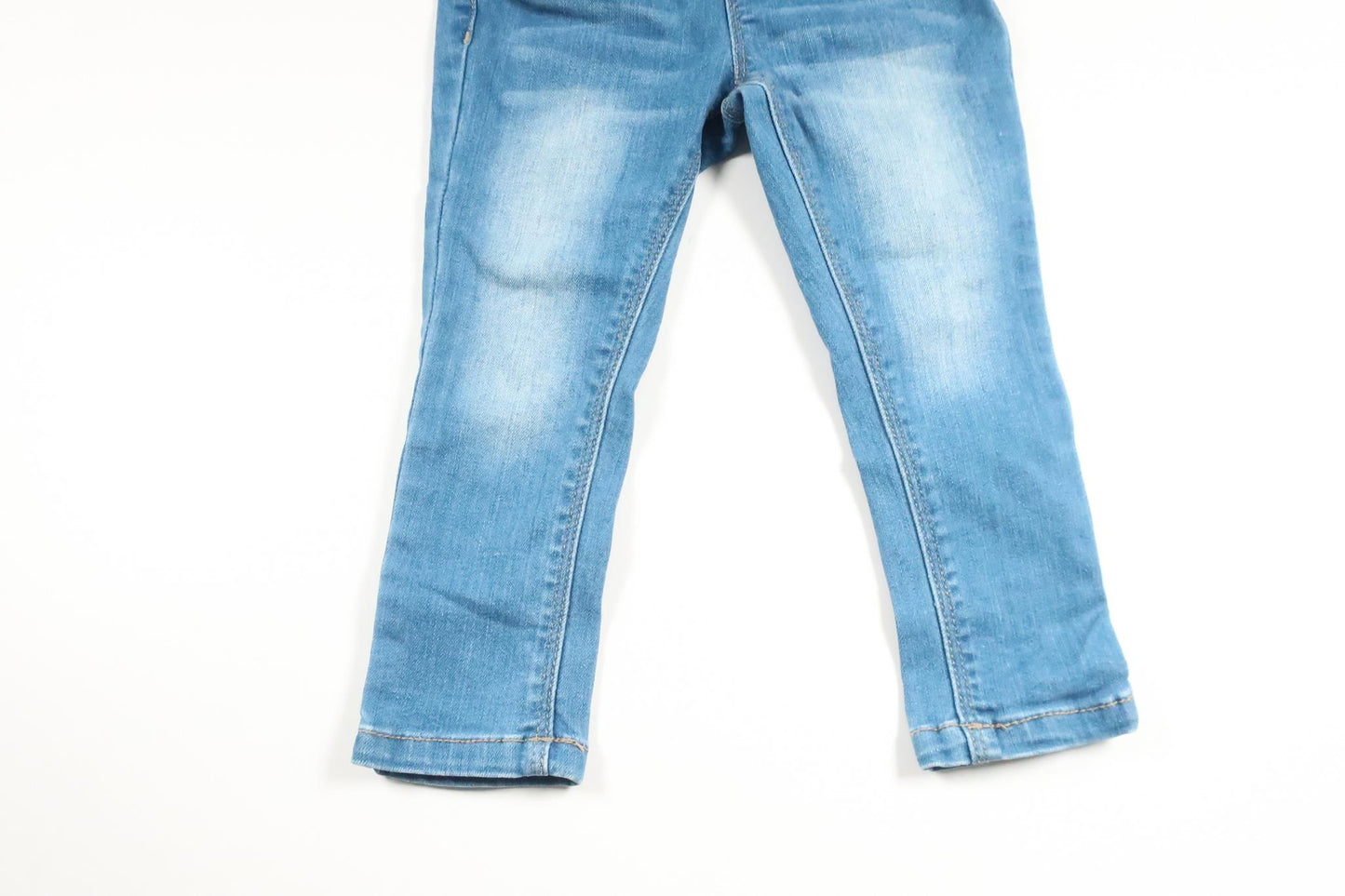 Hängselbyxor i jeans från Kappahl - Storlek 92 - Denim