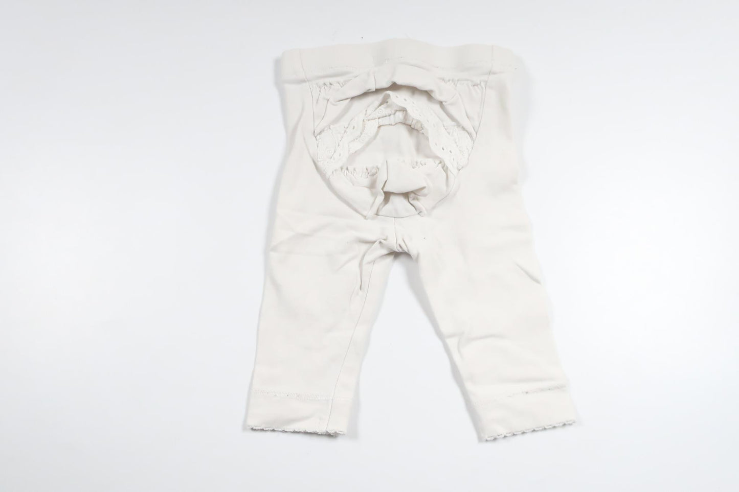 Byxor med volang från Newbie - Storlek 56 - Vit