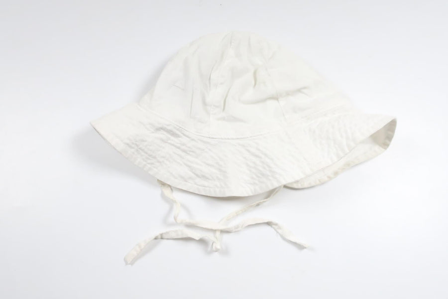 Solhatt från H&M - Storlek 74/80 - Vit