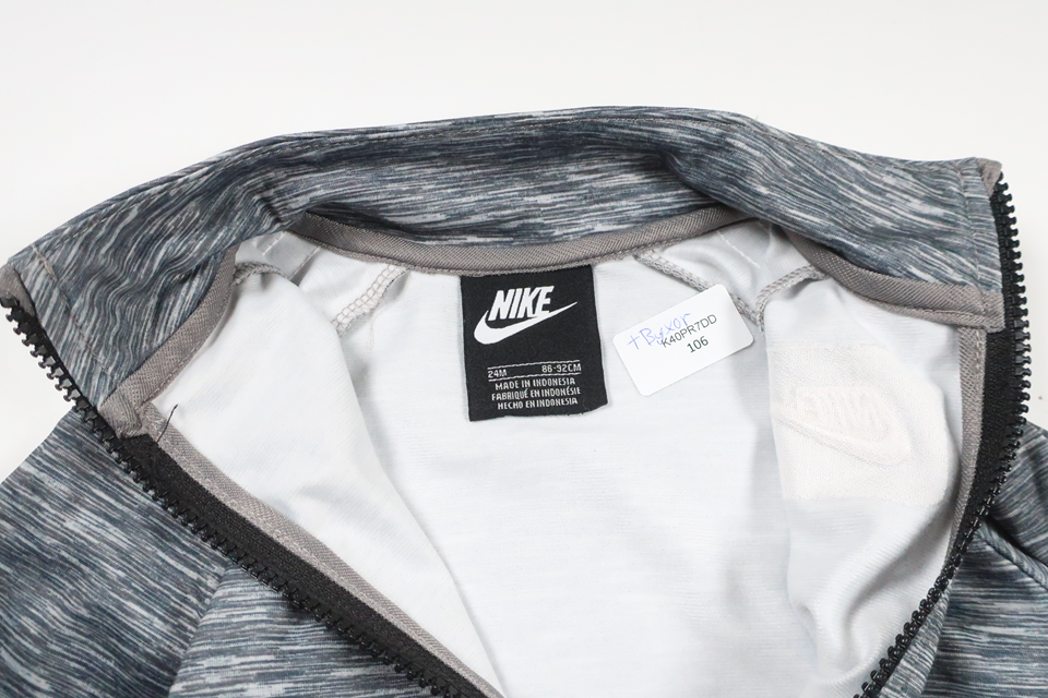 Träningsoverall från Nike - Storlek 86/92 - Grå