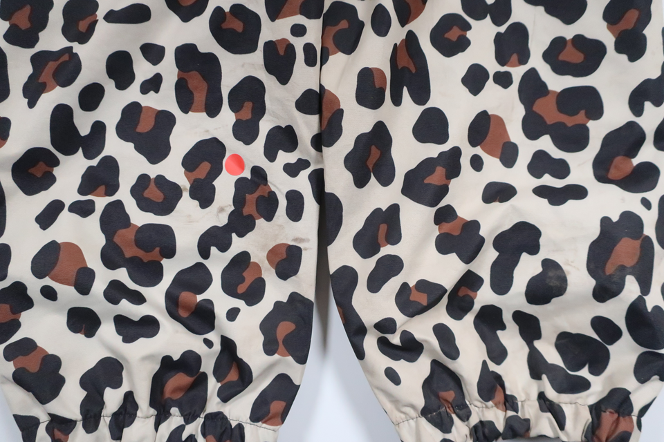 Leopardmönstrad skaloverall från Nordbjörn - Storlek 92 - Beige