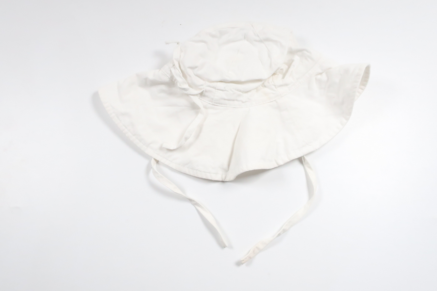 Solhatt från Minimarket - Storlek 46/48 - Vit