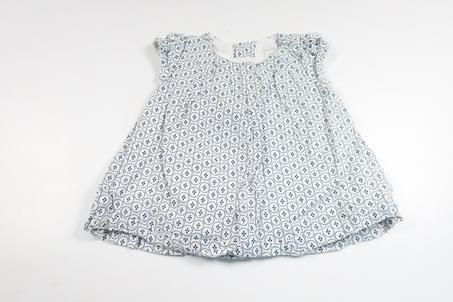 Klänning från BEBE - Storlek 62/68 - Vit