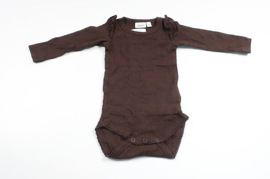 Ribbad body från Name It - Storlek 62 - Brun
