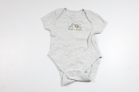 Body från Primark - Storlek 62 - Grå