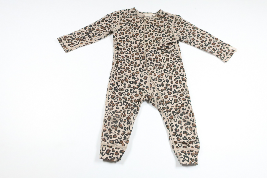 Leopardmönstrad overall i 100% merinoull från Kuling - Storlek 74/80 - Beige