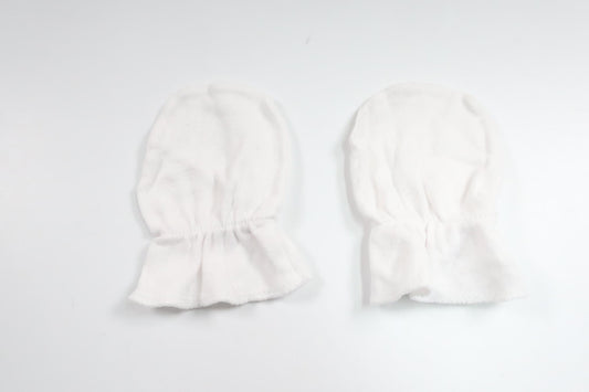 Mjuk keps från Polarn o. Pyret - Storlek 40/42 - Vit