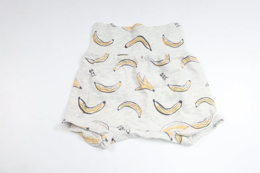 Shorts med bananer från H&M - Storlek 62 - Grå