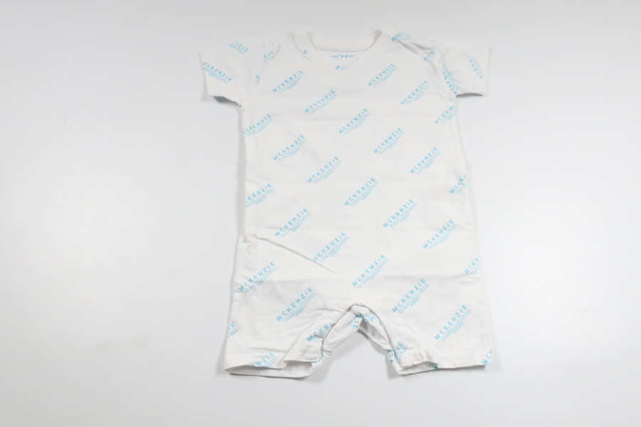 Pyjamas från Mckenzie - Storlek 74/80 - Vit