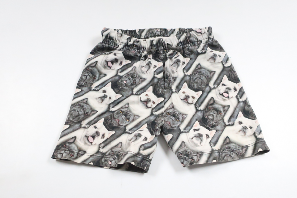 Shorts med hundar från Molo - Storlek 98 - Grå